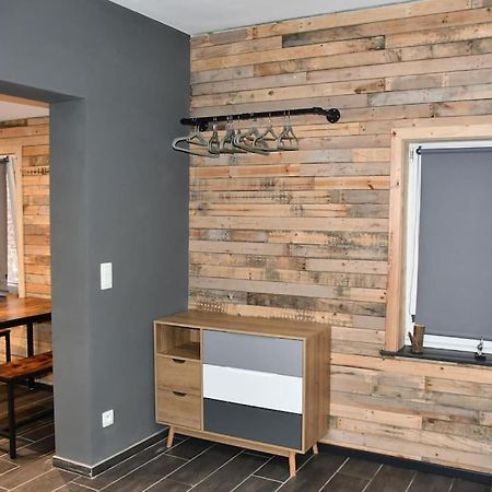 Logement In Wood Brugelette Exterior foto