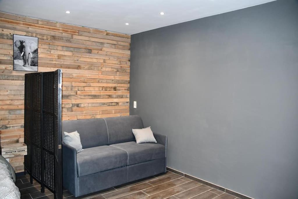 Logement In Wood Brugelette Exterior foto